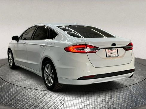 Used 2020 Ford Fusion SE image 5