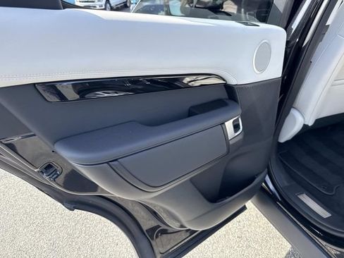Used 2025 Land Rover Discovery S AWD/4WD image 15