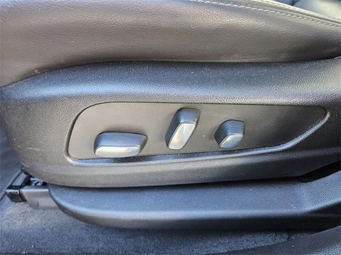 Certified 2025 Cadillac XT6 Premium Luxury image 8