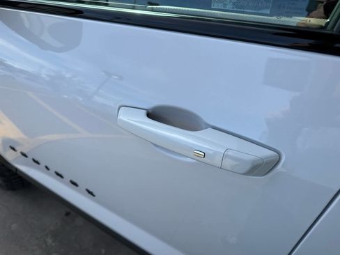 New 2026 Chevrolet Equinox ACTIV w/ Convenience Package III image 9