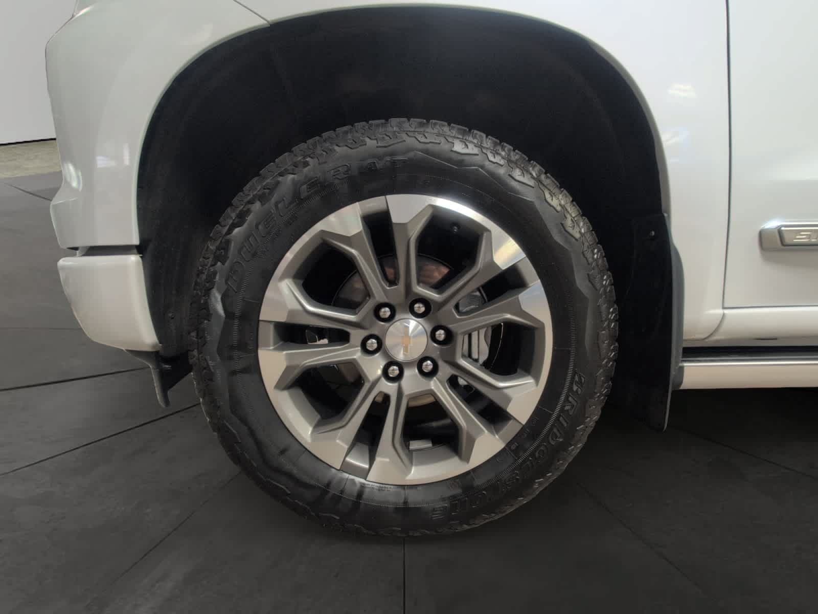 Used 2023 Chevrolet Silverado 1500 High Country AWD/4WD image 14