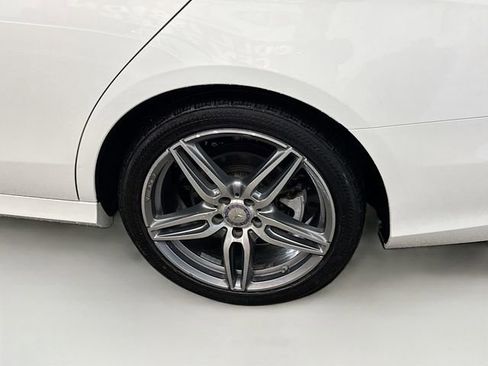 Used 2017 Mercedes-Benz E 300 4MATIC image 31