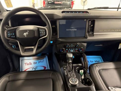 New 2025 Ford Bronco Badlands image 16