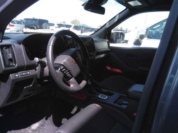 Used 2026 Nissan Frontier PRO-4X AWD/4WD image 5