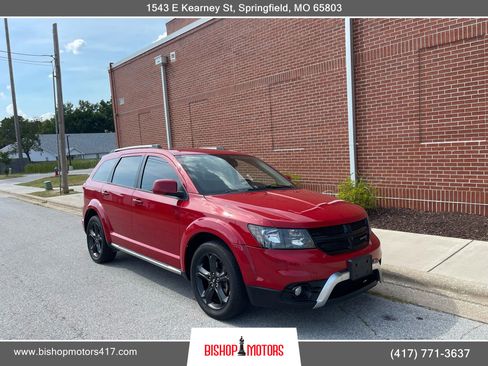 Used 2020 Dodge Journey Crossroad image 1