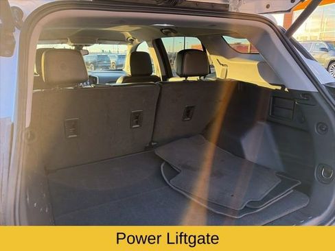 Used 2024 GMC Terrain SLT image 21