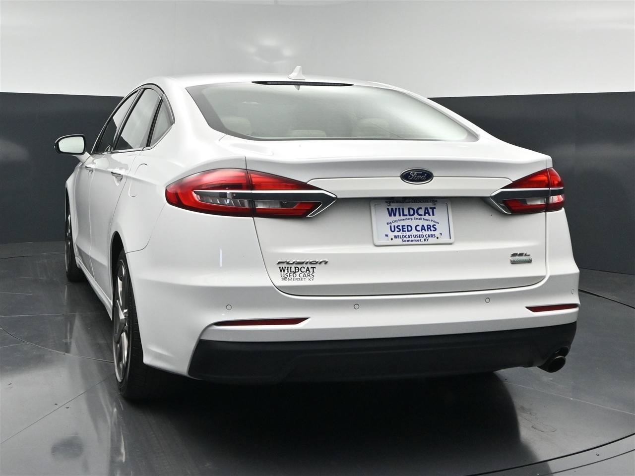 Used 2020 Ford Fusion SEL FWD image 7