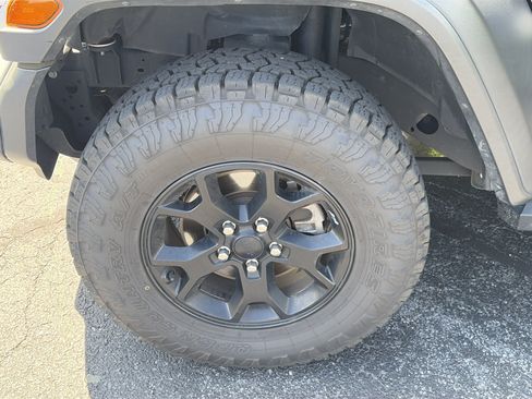 Used 2020 Jeep Wrangler Sport AWD/4WD image 12