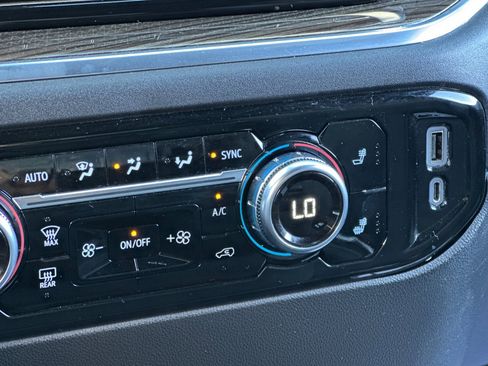 Used 2022 GMC Sierra 1500 Elevation image 30