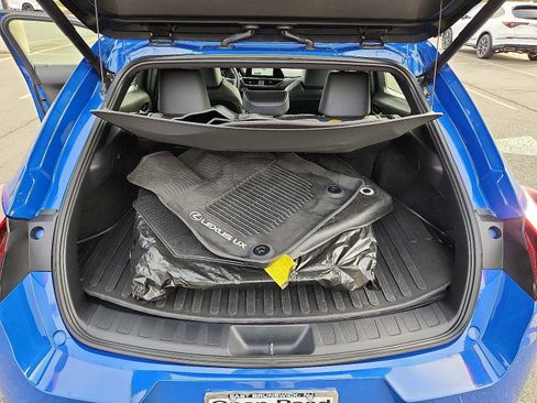 Used 2024 Lexus UX 250h Premium image 27