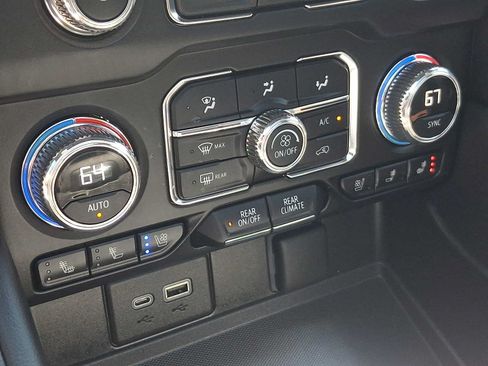 Used 2023 GMC Yukon XL AT4 AWD/4WD image 20