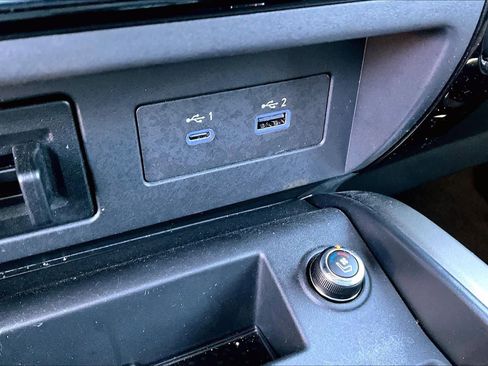 Certified 2023 Nissan Titan Platinum Reserve w/ Moonroof Package image 31