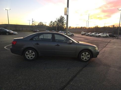 Used 2010 Hyundai Sonata GLS image 2