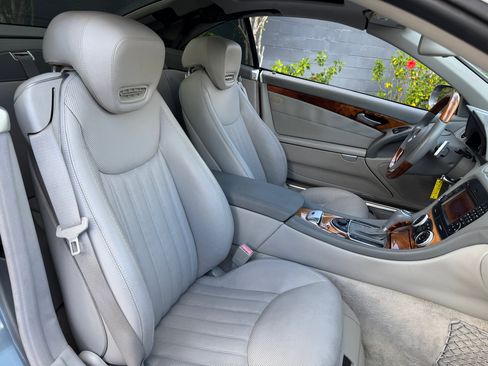 Used 2009 Mercedes-Benz SL 550 2dr Roadster 5.5L V8 image 17