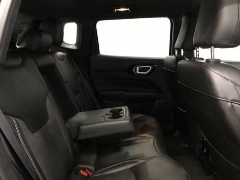 Used 2023 Jeep Compass Latitude w/ Convenience Group AWD/4WD image 18