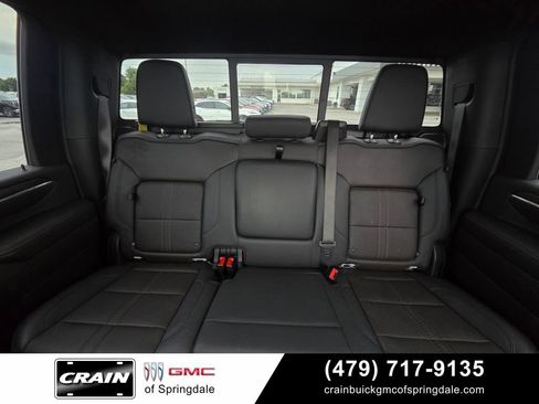 Used 2024 Chevrolet Silverado 2500 High Country w/ Technology Package AWD/4WD image 29