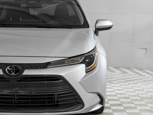 Used 2025 Toyota Corolla LE FWD image 45