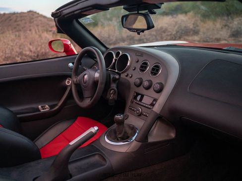 Used 2009 Pontiac Solstice Coupe RWD image 28