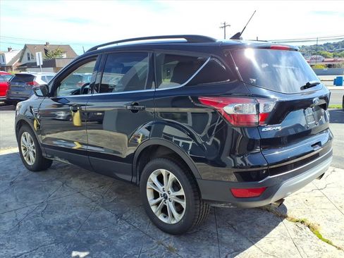 Used 2018 Ford Escape SE w/ SE Sync 3 Package image 4
