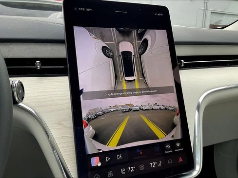 New 2025 Volvo EX90 Plus w/ Protection Package Premier image 20