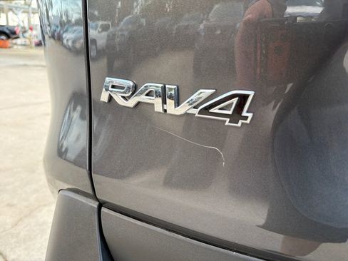 Used 2025 Toyota RAV4 XLE w/ Convenience Package image 9