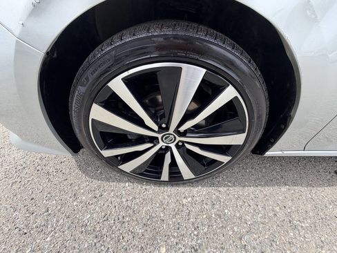 Used 2020 Nissan Altima 2.5 SL FWD image 47