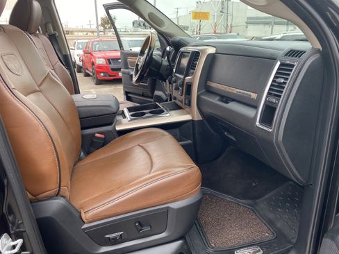 Used 2015 RAM 2500 Longhorn w/ Convenience Group image 29