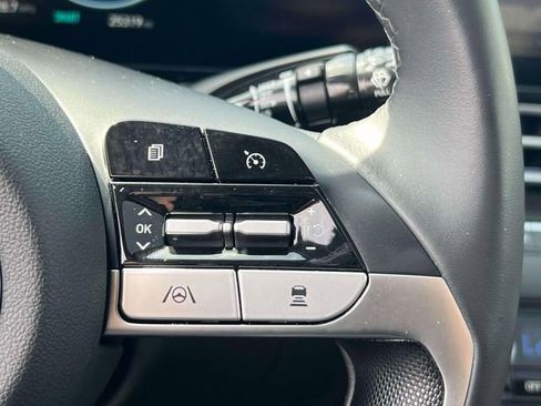 Certified 2023 Hyundai Elantra Limited FWD image 23