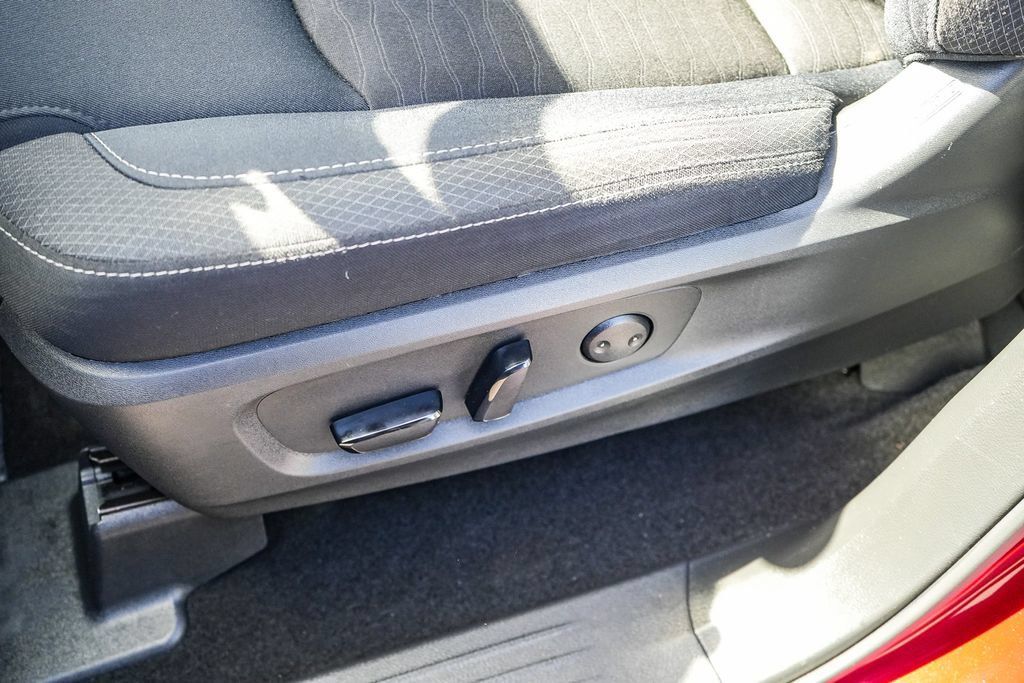 Used 2024 Nissan Pathfinder SV FWD image 20