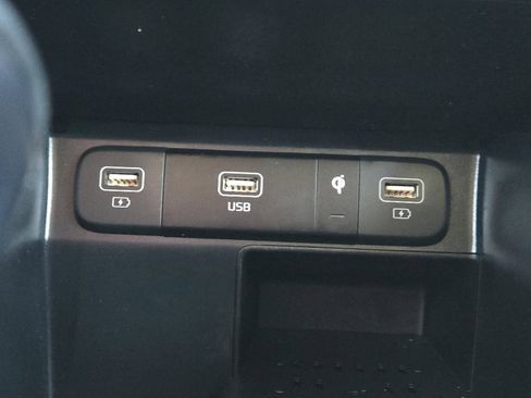 Used 2023 Kia Sorento SX image 22