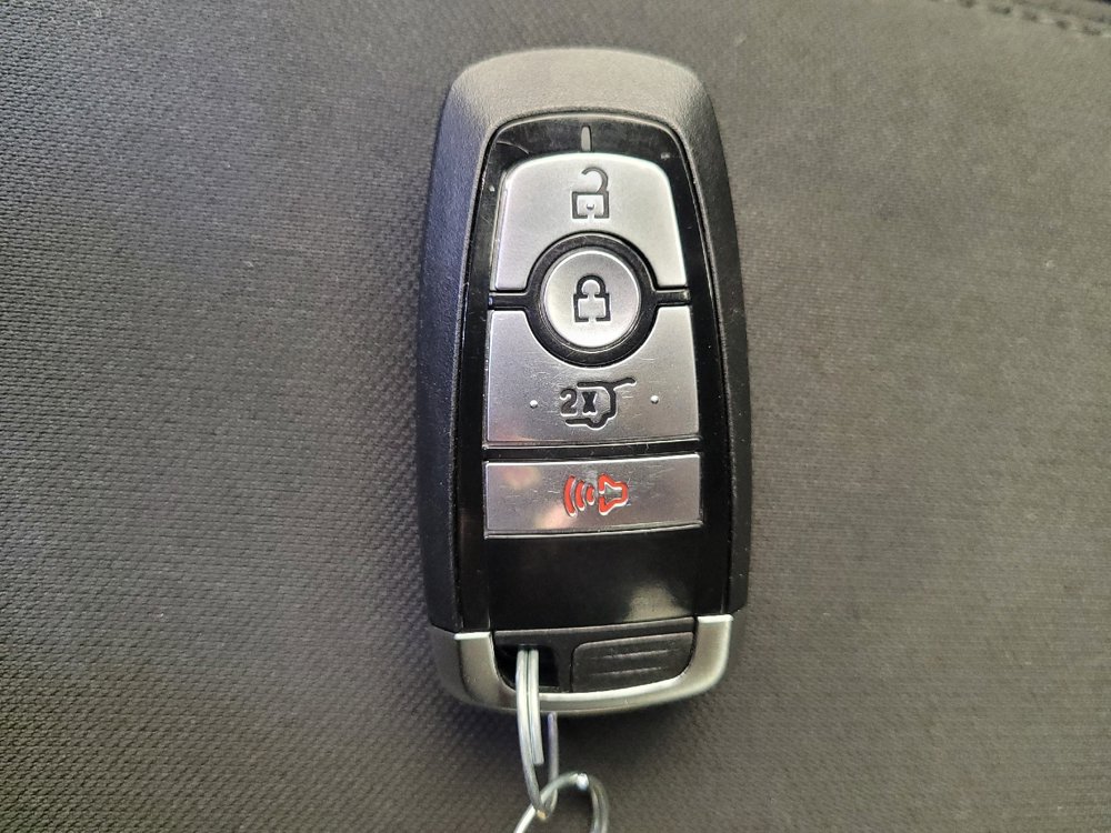 Used 2022 Ford Explorer XLT AWD/4WD image 32