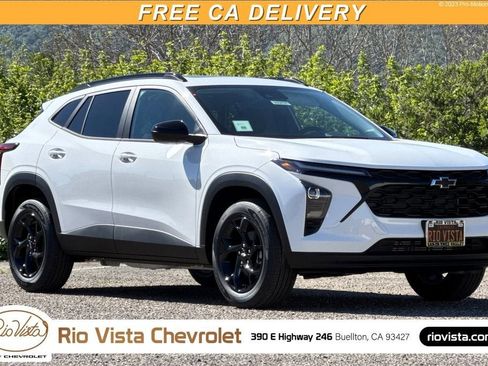 New 2026 Chevrolet Trax LT w/ Sunroof Package image 1