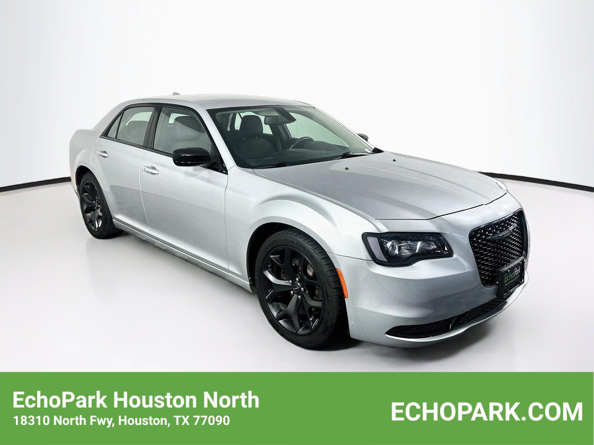 Used 2020 Chrysler 300 Touring w/ Sport Appearance Package RWD image 1