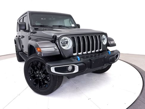 Used 2022 Jeep Wrangler Unlimited Sahara AWD/4WD image 6
