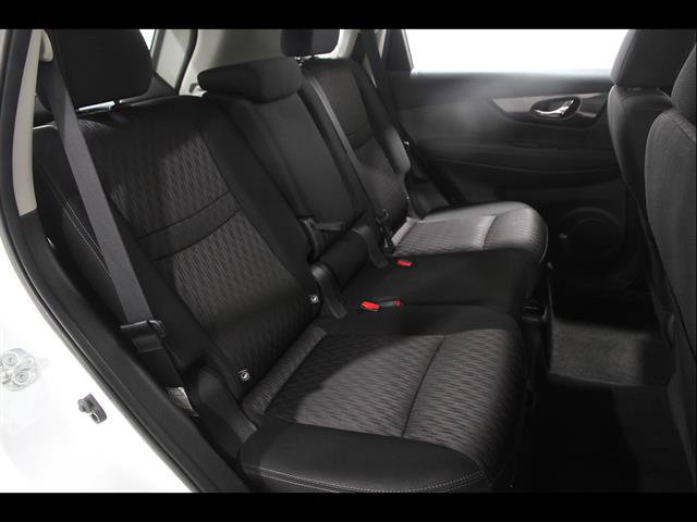 Used 2018 Nissan Rogue S AWD/4WD image 17