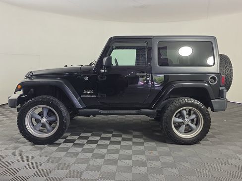 Used 2016 Jeep Wrangler Sahara AWD/4WD image 4