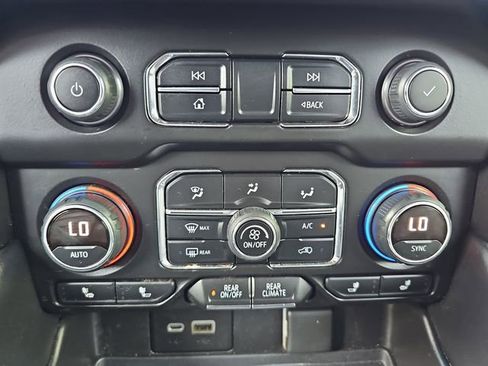 Used 2021 Chevrolet Tahoe RST AWD/4WD image 25