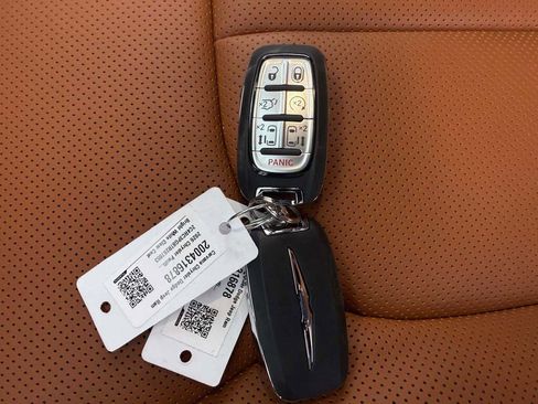 New 2026 Chrysler Pacifica Pinnacle image 32