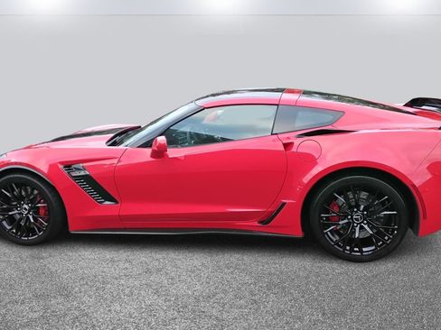 Used 2015 Chevrolet Corvette Z06 w/ 3LZ Preferred Equipment Group image 6
