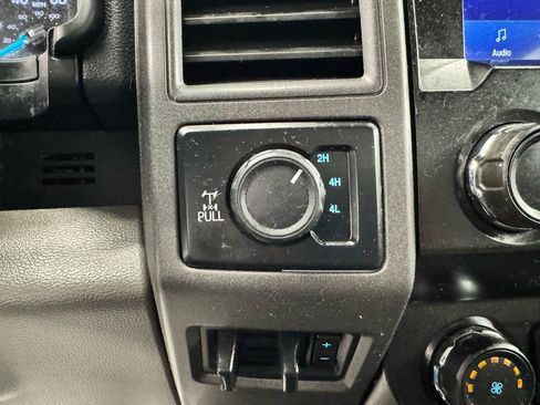 Used 2022 Ford F250 XL w/ Power Equipment Group AWD/4WD image 19