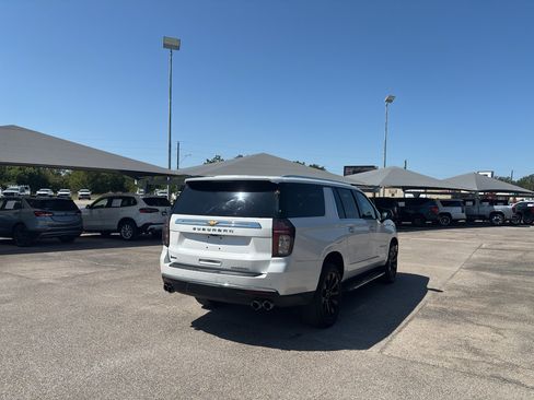 Certified 2021 Chevrolet Suburban Premier w/ Premium Package AWD/4WD image 5