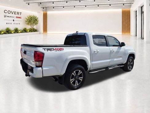 Used 2017 Toyota Tacoma TRD Sport w/ Tow Package (A/T) AWD/4WD image 12