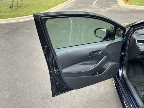Used 2025 Toyota Corolla LE FWD image 14
