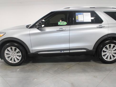 Used 2021 Ford Explorer Limited w/ Equipment Group 301A image 6