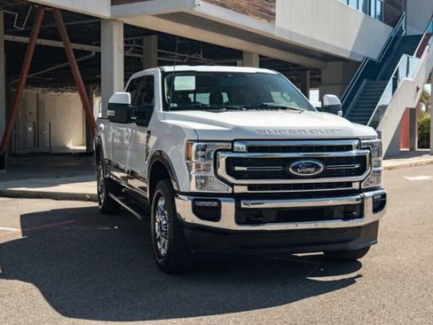 Used 2020 Ford F250 Lariat w/ Lariat Value Package image 3