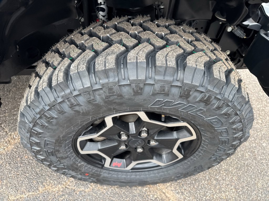 Used 2020 Jeep Gladiator Rubicon w/ Dual Top Group AWD/4WD image 45