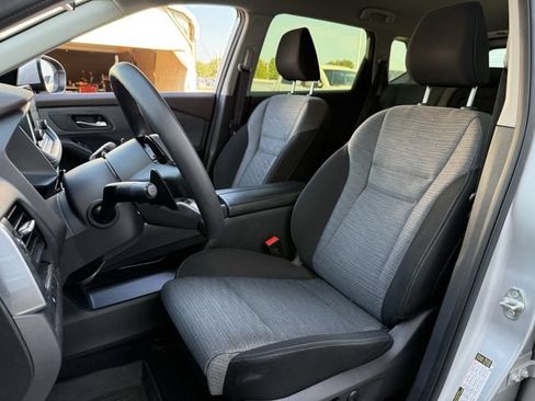 Used 2023 Nissan Rogue SV FWD image 24