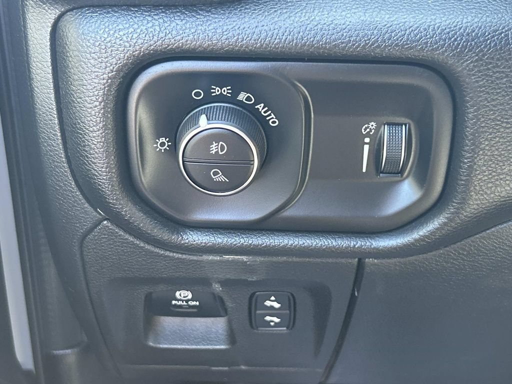 Used 2022 RAM 1500 Lone Star AWD/4WD image 40