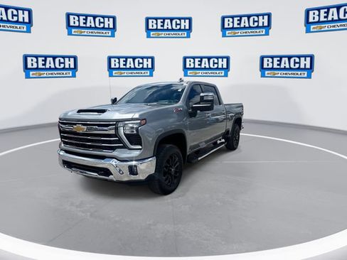 Used 2025 Chevrolet Silverado 2500 LTZ w/ LTZ Premium Package AWD/4WD image 4