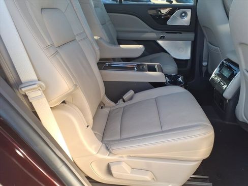 Used 2020 Lincoln Aviator Reserve w/ Equipment Group 202A image 14
